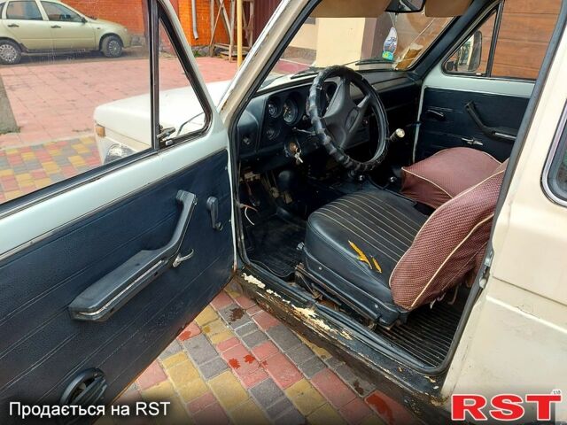 Бежевый ВАЗ Нива, объемом двигателя 1.6 л и пробегом 43 тыс. км за 900 $, фото 10 на Automoto.ua