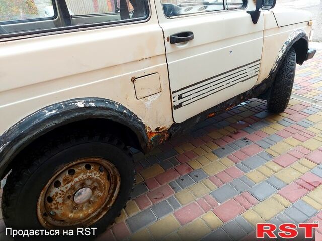 Бежевый ВАЗ Нива, объемом двигателя 1.6 л и пробегом 43 тыс. км за 900 $, фото 6 на Automoto.ua