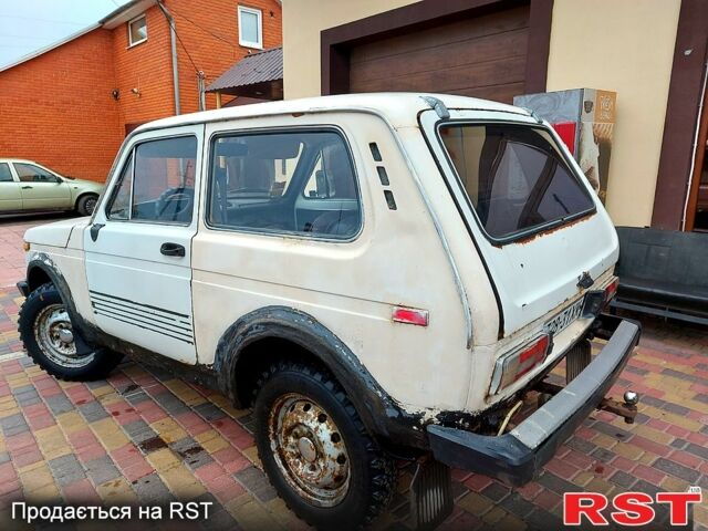 Бежевый ВАЗ Нива, объемом двигателя 1.6 л и пробегом 43 тыс. км за 900 $, фото 4 на Automoto.ua