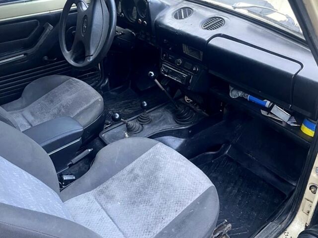 Бежевый ВАЗ Нива, объемом двигателя 1.6 л и пробегом 0 тыс. км за 2450 $, фото 4 на Automoto.ua