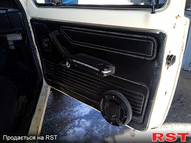 Бежевый ВАЗ Нива, объемом двигателя 1.6 л и пробегом 200 тыс. км за 1199 $, фото 8 на Automoto.ua
