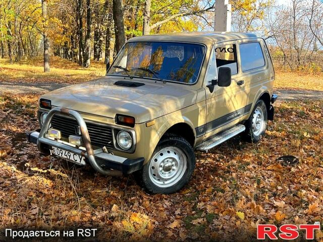Бежевый ВАЗ Нива, объемом двигателя 1.7 л и пробегом 120 тыс. км за 1900 $, фото 5 на Automoto.ua