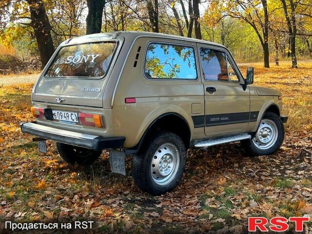 Бежевый ВАЗ Нива, объемом двигателя 1.7 л и пробегом 120 тыс. км за 1900 $, фото 12 на Automoto.ua