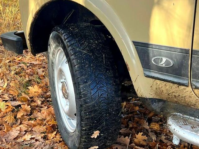 Бежевый ВАЗ Нива, объемом двигателя 1.7 л и пробегом 120 тыс. км за 1900 $, фото 10 на Automoto.ua