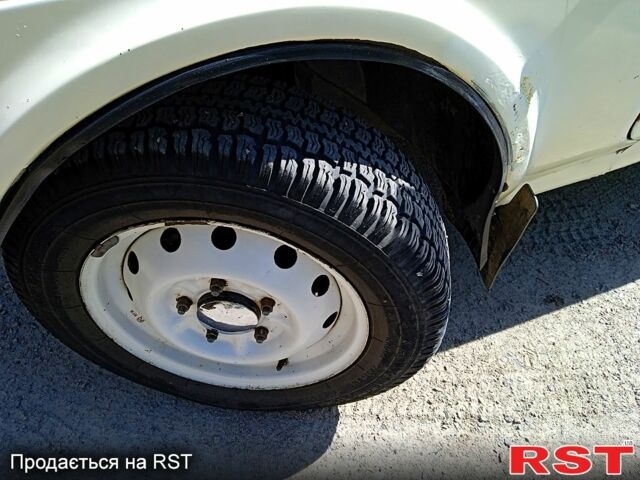 Бежевый ВАЗ Нива, объемом двигателя 1.6 л и пробегом 200 тыс. км за 1199 $, фото 5 на Automoto.ua