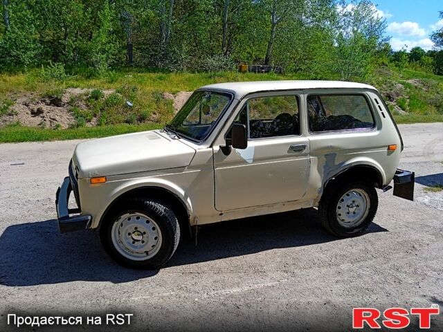 Бежевый ВАЗ Нива, объемом двигателя 1.6 л и пробегом 200 тыс. км за 1199 $, фото 9 на Automoto.ua