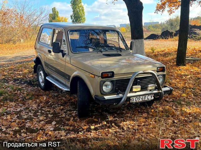 Бежевый ВАЗ Нива, объемом двигателя 1.7 л и пробегом 120 тыс. км за 1900 $, фото 6 на Automoto.ua