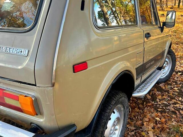 Бежевый ВАЗ Нива, объемом двигателя 1.7 л и пробегом 120 тыс. км за 1900 $, фото 2 на Automoto.ua