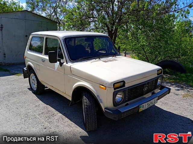 Бежевый ВАЗ Нива, объемом двигателя 1.6 л и пробегом 200 тыс. км за 1199 $, фото 1 на Automoto.ua