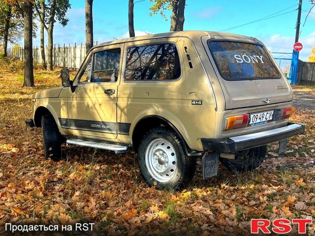 Бежевый ВАЗ Нива, объемом двигателя 1.7 л и пробегом 120 тыс. км за 1900 $, фото 11 на Automoto.ua