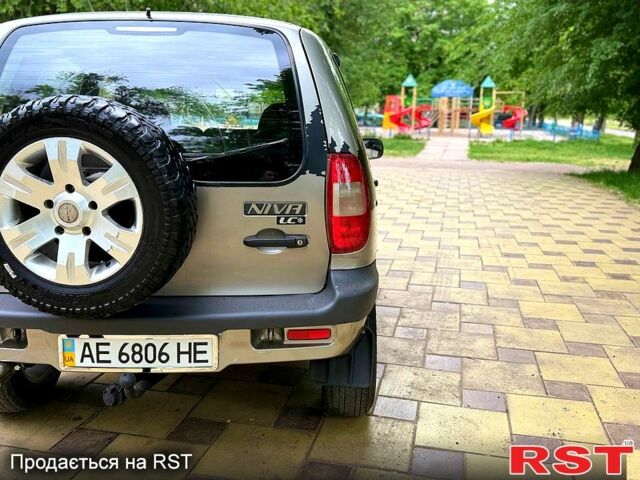 Бежевый ВАЗ Нива, объемом двигателя 1.7 л и пробегом 200 тыс. км за 2500 $, фото 9 на Automoto.ua