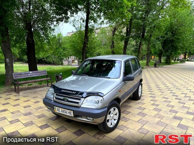 Бежевый ВАЗ Нива, объемом двигателя 1.7 л и пробегом 200 тыс. км за 2500 $, фото 4 на Automoto.ua