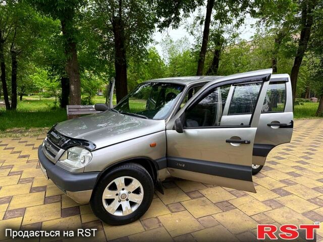 Бежевый ВАЗ Нива, объемом двигателя 1.7 л и пробегом 200 тыс. км за 2500 $, фото 10 на Automoto.ua