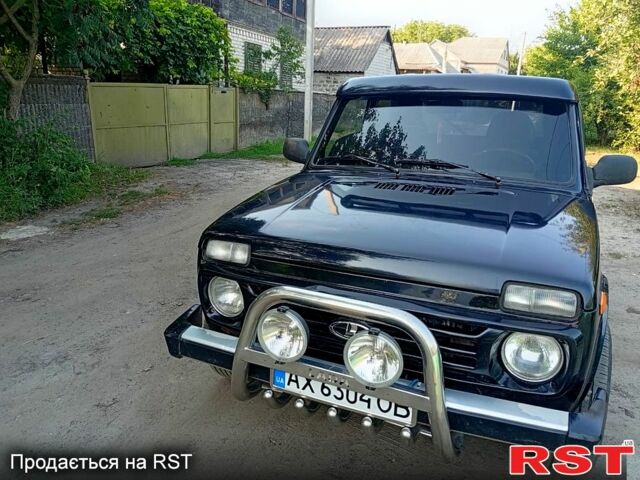 Чорний ВАЗ Нива, об'ємом двигуна 1.7 л та пробігом 100 тис. км за 3200 $, фото 1 на Automoto.ua