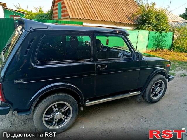 Чорний ВАЗ Нива, об'ємом двигуна 1.7 л та пробігом 100 тис. км за 3200 $, фото 3 на Automoto.ua