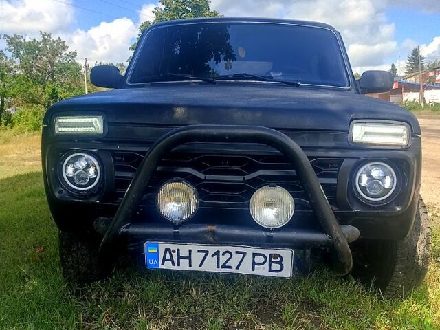 Черный ВАЗ Нива, объемом двигателя 1.7 л и пробегом 0 тыс. км за 2300 $, фото 4 на Automoto.ua