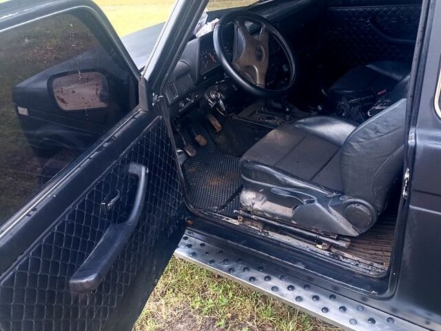 Черный ВАЗ Нива, объемом двигателя 1.7 л и пробегом 0 тыс. км за 2300 $, фото 5 на Automoto.ua
