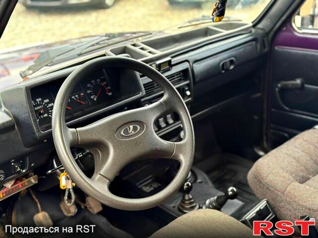 Фиолетовый ВАЗ Нива, объемом двигателя 1.7 л и пробегом 250 тыс. км за 2300 $, фото 6 на Automoto.ua