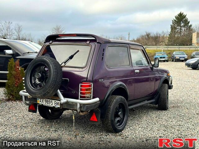 Фиолетовый ВАЗ Нива, объемом двигателя 1.7 л и пробегом 250 тыс. км за 2300 $, фото 3 на Automoto.ua