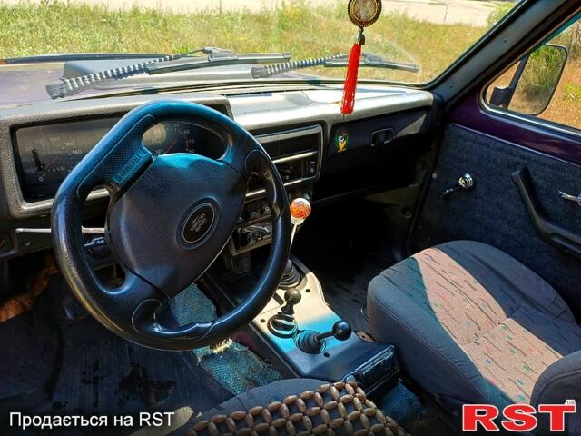 Фіолетовий ВАЗ Нива, об'ємом двигуна 1.6 л та пробігом 0 тис. км за 3000 $, фото 9 на Automoto.ua