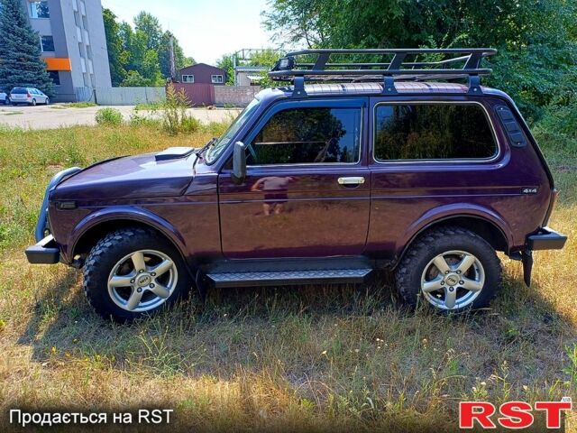 Фіолетовий ВАЗ Нива, об'ємом двигуна 1.6 л та пробігом 0 тис. км за 3000 $, фото 1 на Automoto.ua