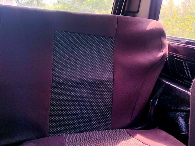 Фиолетовый ВАЗ Нива, объемом двигателя 1.7 л и пробегом 174 тыс. км за 3150 $, фото 5 на Automoto.ua