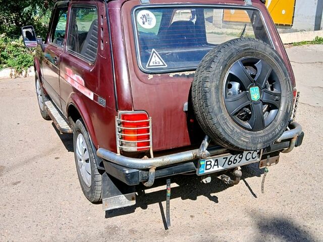 Коричневий ВАЗ Нива, об'ємом двигуна 1.7 л та пробігом 190 тис. км за 2950 $, фото 2 на Automoto.ua