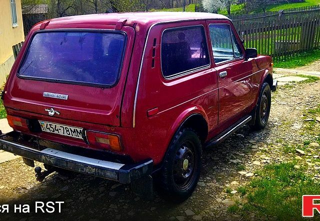 Красный ВАЗ Нива, объемом двигателя 1.6 л и пробегом 0 тыс. км за 1500 $, фото 3 на Automoto.ua