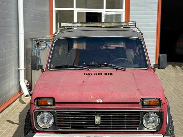 Червоний ВАЗ Нива, об'ємом двигуна 16 л та пробігом 200 тис. км за 1000 $, фото 1 на Automoto.ua
