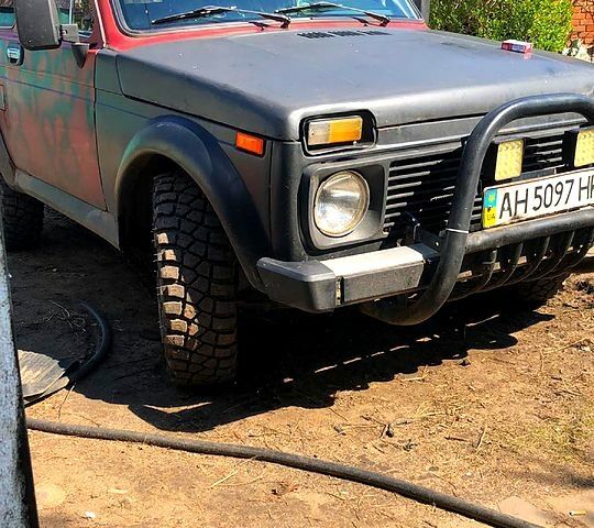 Красный ВАЗ Нива, объемом двигателя 1.9 л и пробегом 50 тыс. км за 2500 $, фото 12 на Automoto.ua