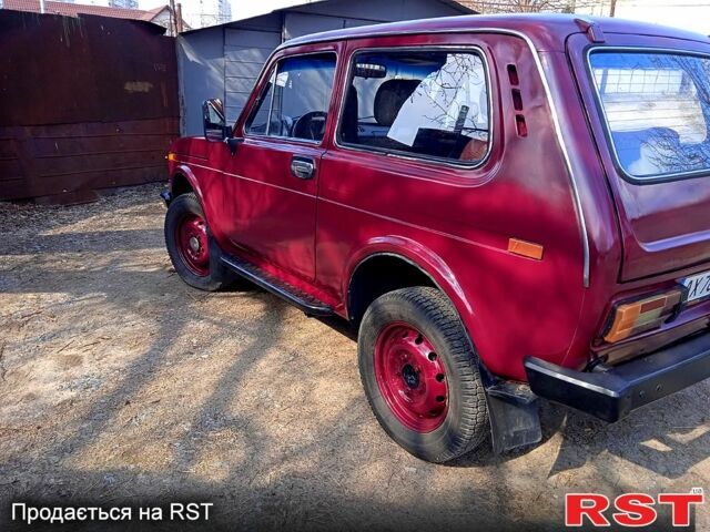 Червоний ВАЗ Нива, об'ємом двигуна 1.6 л та пробігом 0 тис. км за 2800 $, фото 5 на Automoto.ua