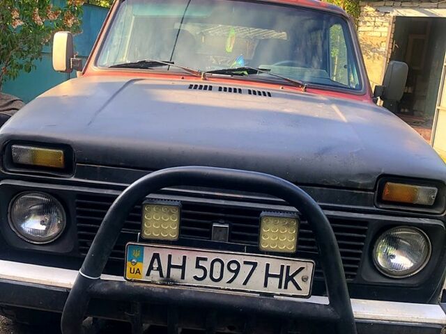 Красный ВАЗ Нива, объемом двигателя 1.9 л и пробегом 50 тыс. км за 2500 $, фото 5 на Automoto.ua