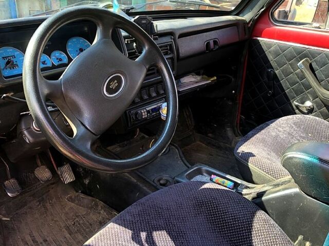 Красный ВАЗ Нива, объемом двигателя 1.9 л и пробегом 50 тыс. км за 2500 $, фото 11 на Automoto.ua