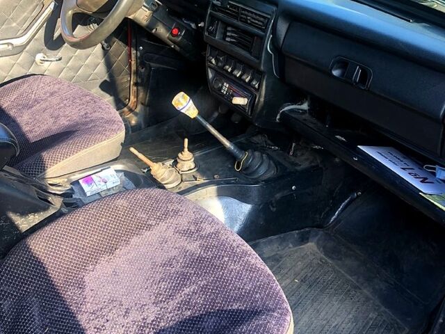 Красный ВАЗ Нива, объемом двигателя 1.9 л и пробегом 50 тыс. км за 2500 $, фото 6 на Automoto.ua