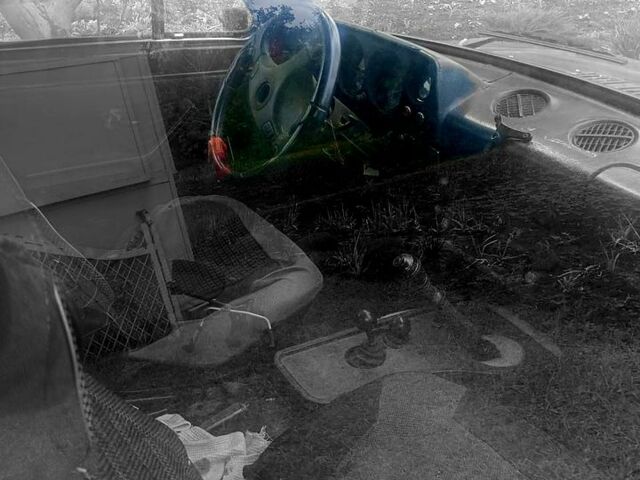 Красный ВАЗ Нива, объемом двигателя 1.6 л и пробегом 300 тыс. км за 1050 $, фото 6 на Automoto.ua