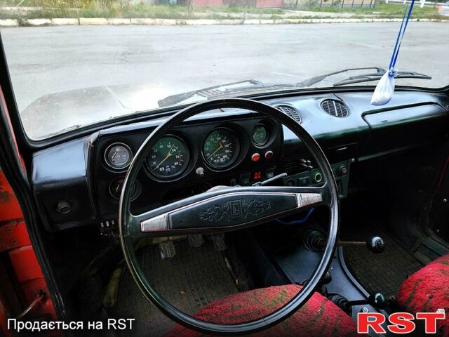 Красный ВАЗ Нива, объемом двигателя 1.6 л и пробегом 0 тыс. км за 1100 $, фото 4 на Automoto.ua