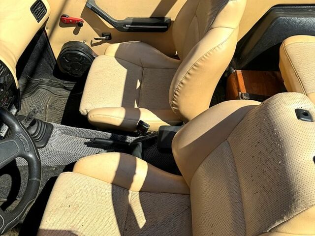 Красный ВАЗ Нива, объемом двигателя 1.6 л и пробегом 0 тыс. км за 2000 $, фото 10 на Automoto.ua