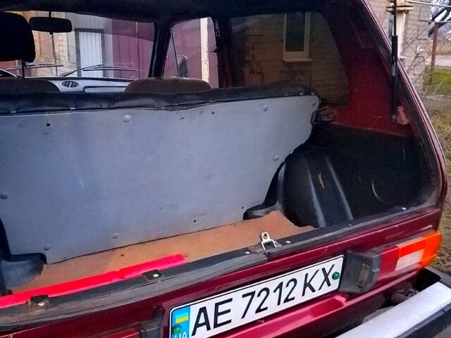 Красный ВАЗ Нива, объемом двигателя 1.6 л и пробегом 0 тыс. км за 2100 $, фото 4 на Automoto.ua