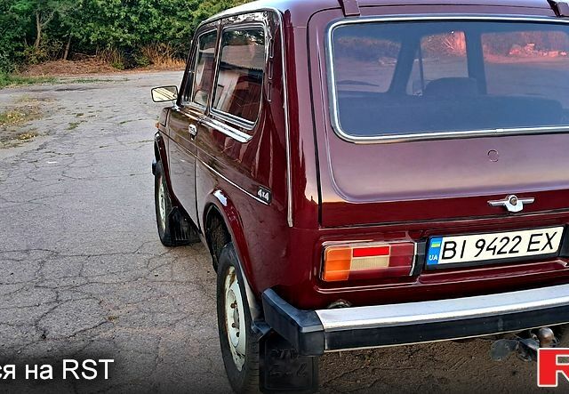 Червоний ВАЗ Нива, об'ємом двигуна 1.6 л та пробігом 237 тис. км за 4000 $, фото 4 на Automoto.ua