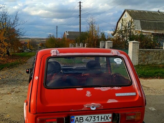 Красный ВАЗ Нива, объемом двигателя 1.6 л и пробегом 135 тыс. км за 1900 $, фото 2 на Automoto.ua