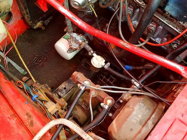 Красный ВАЗ Нива, объемом двигателя 1.6 л и пробегом 135 тыс. км за 1900 $, фото 11 на Automoto.ua