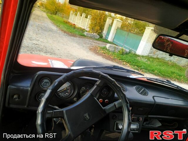 Красный ВАЗ Нива, объемом двигателя 1.6 л и пробегом 135 тыс. км за 1900 $, фото 9 на Automoto.ua