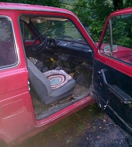 Красный ВАЗ Нива, объемом двигателя 1.6 л и пробегом 0 тыс. км за 1750 $, фото 2 на Automoto.ua