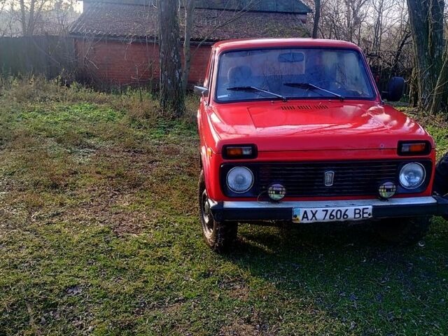 Червоний ВАЗ Нива, об'ємом двигуна 1.6 л та пробігом 150 тис. км за 1500 $, фото 4 на Automoto.ua