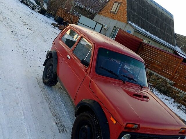 Красный ВАЗ Нива, объемом двигателя 16 л и пробегом 0 тыс. км за 1350 $, фото 2 на Automoto.ua