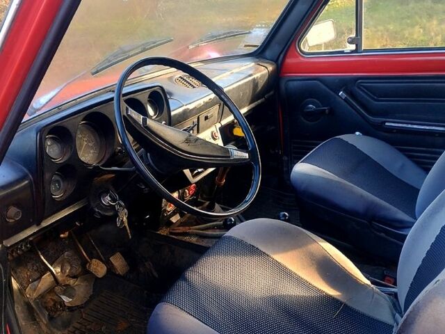 Червоний ВАЗ Нива, об'ємом двигуна 1.6 л та пробігом 150 тис. км за 1500 $, фото 3 на Automoto.ua