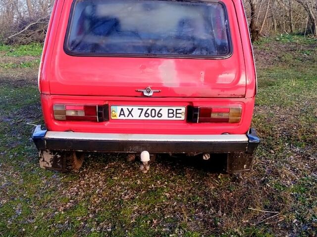 Червоний ВАЗ Нива, об'ємом двигуна 1.6 л та пробігом 150 тис. км за 1500 $, фото 5 на Automoto.ua