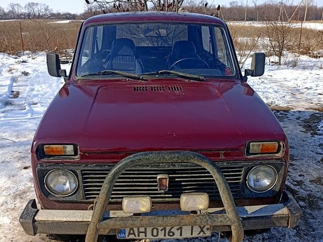 Красный ВАЗ Нива, объемом двигателя 1.6 л и пробегом 0 тыс. км за 3500 $, фото 6 на Automoto.ua
