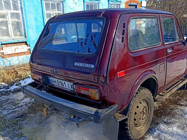 Красный ВАЗ Нива, объемом двигателя 1.6 л и пробегом 0 тыс. км за 3500 $, фото 4 на Automoto.ua