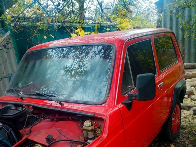 Червоний ВАЗ Нива, об'ємом двигуна 1.6 л та пробігом 0 тис. км за 2000 $, фото 2 на Automoto.ua